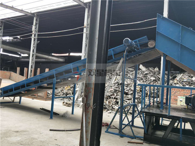 <a href='http://scives.cn/psxl/4.html' target='_blank'><span>廢鋼破碎機(jī)</span></a>客戶現(xiàn)場(chǎng)拍攝