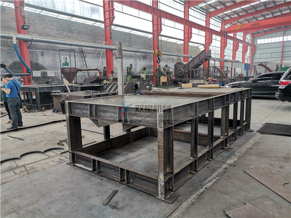 <a href='http://scives.cn/psxl/4.html' target='_blank'><span>廢鋼破碎機</span></a>設備客戶現(xiàn)場考察