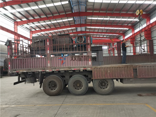 1600<a href='http://scives.cn' target='_blank'><span>金屬破碎機(jī)</span></a>發(fā)貨