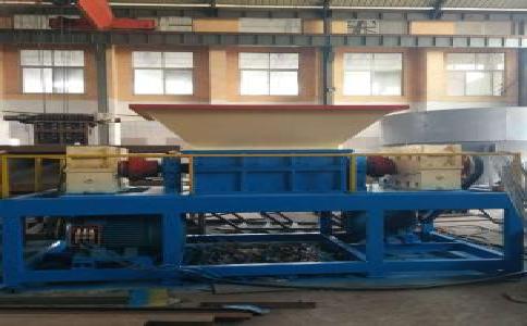 打開(kāi)大型<a href='http://scives.cn/ssxl/10.html' target='_blank'><span>金屬撕碎機(jī)</span></a>時(shí)應(yīng)注意些什么